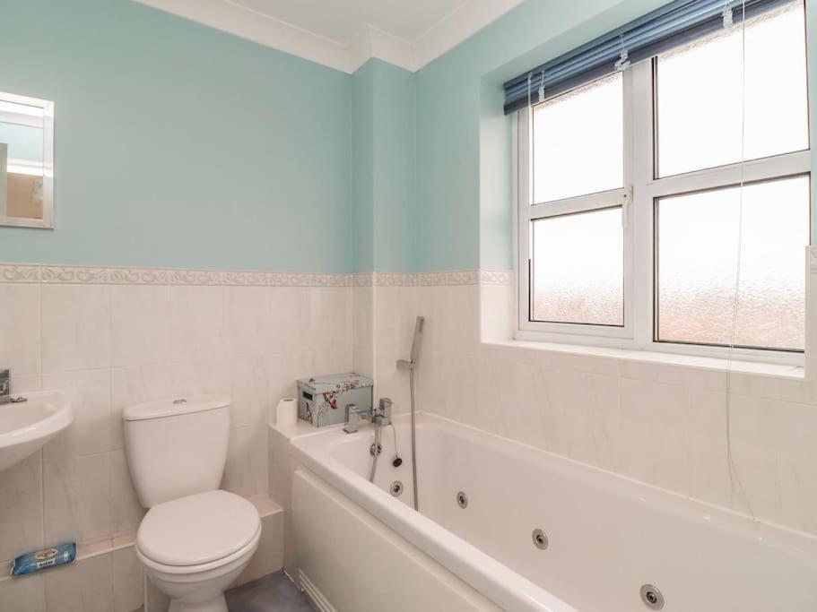 Stunning Seaviews - Beach House - Jacuzzi Bath Tub Littlestone-on-Sea Exterior foto