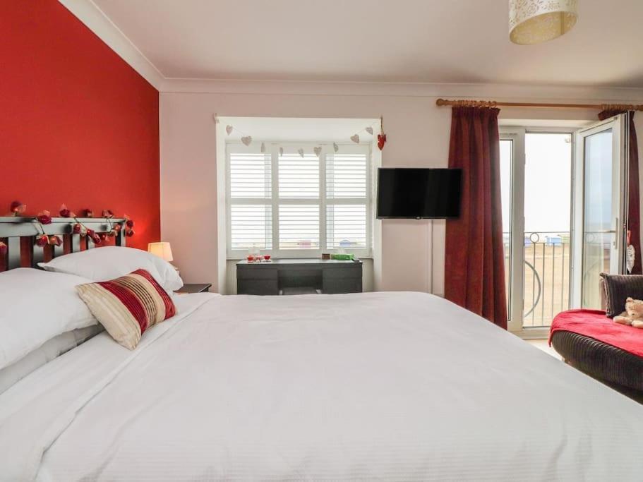 Stunning Seaviews - Beach House - Jacuzzi Bath Tub Littlestone-on-Sea Exterior foto