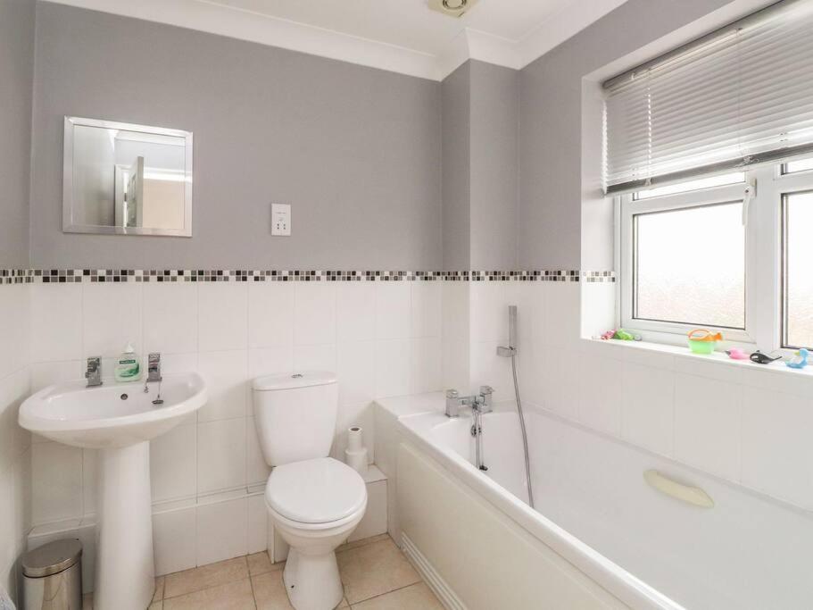 Stunning Seaviews - Beach House - Jacuzzi Bath Tub Littlestone-on-Sea Exterior foto